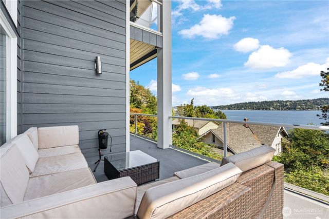 9844 arrowsmith Avenue S, Seattle, WA 98118