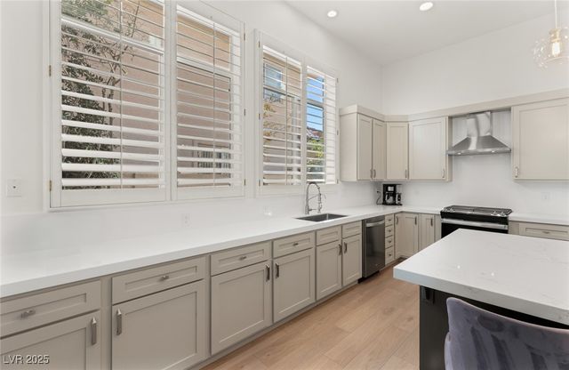 2032 Scarlet Rose Drive, Las Vegas, NV 89134