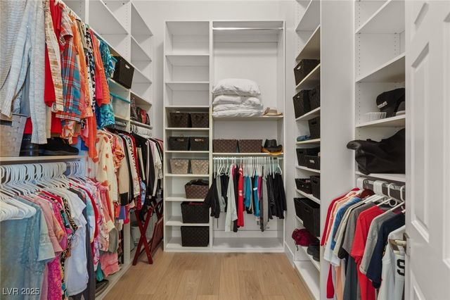 2032 Scarlet Rose Drive, Las Vegas, NV 89134