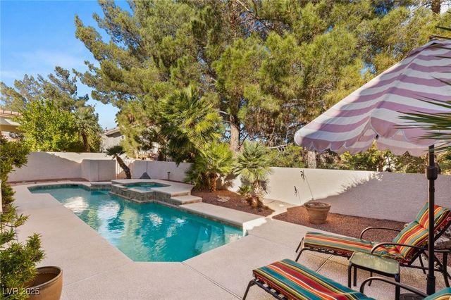 2032 Scarlet Rose Drive, Las Vegas, NV 89134