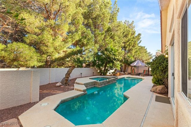 2032 Scarlet Rose Drive, Las Vegas, NV 89134