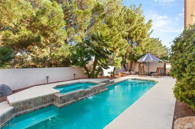 2032 Scarlet Rose Drive, Las Vegas, NV 89134