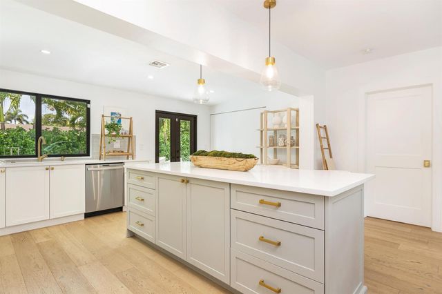 320 Linda Lane, West Palm Beach, FL 33405