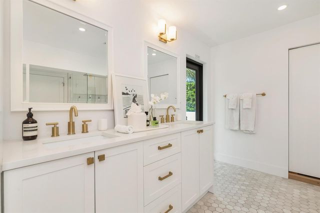 320 Linda Lane, West Palm Beach, FL 33405