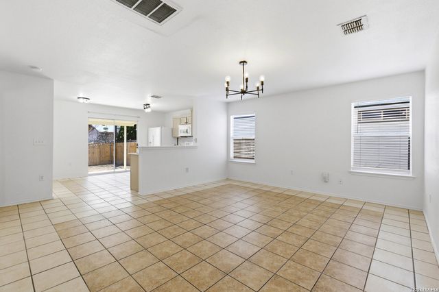 6611 Walnut Valley, San Antonio, TX 78242