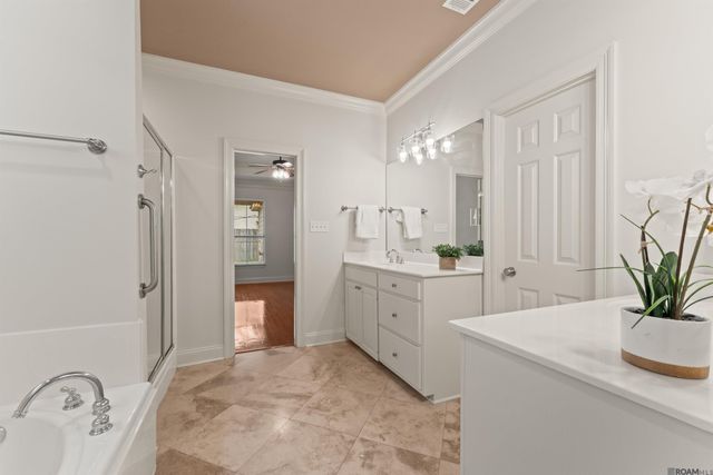 10684 Woodland Oaks, Baton Rouge, LA 70809