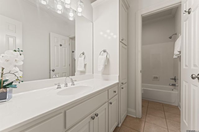 10684 Woodland Oaks, Baton Rouge, LA 70809