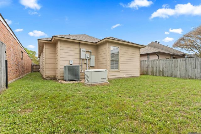 10684 Woodland Oaks, Baton Rouge, LA 70809