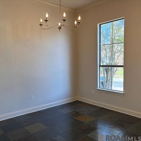 10684 Woodland Oaks, Baton Rouge, LA 70809