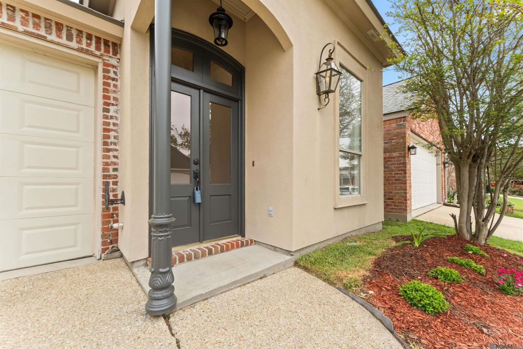10684 Woodland Oaks, Baton Rouge, LA 70809