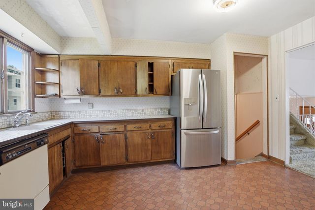 11 REO CT, Colonia, NJ 07067