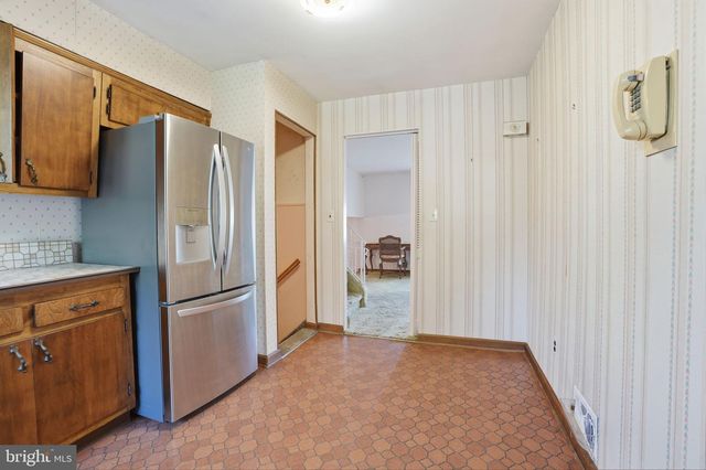 11 REO CT, Colonia, NJ 07067
