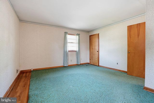 11 REO CT, Colonia, NJ 07067