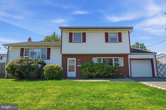 11 REO CT, Colonia, NJ 07067