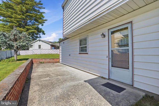 11 REO CT, Colonia, NJ 07067