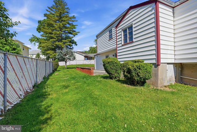 11 REO CT, Colonia, NJ 07067