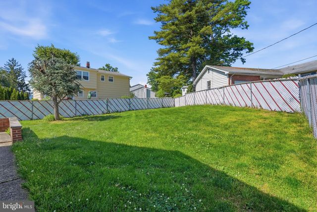 11 REO CT, Colonia, NJ 07067