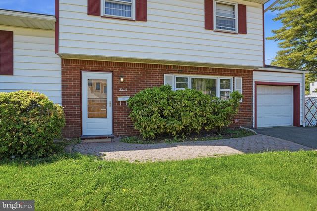 11 REO CT, Colonia, NJ 07067
