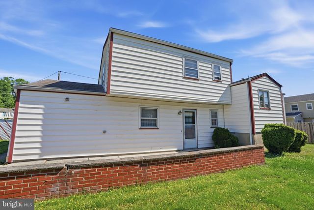 11 REO CT, Colonia, NJ 07067