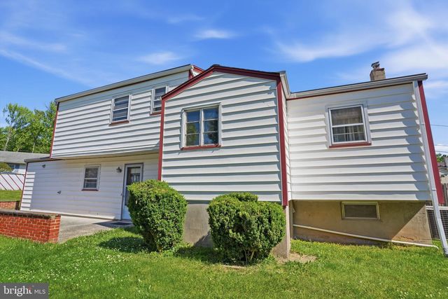 11 REO CT, Colonia, NJ 07067