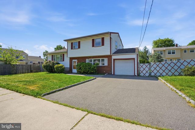 11 REO CT, Colonia, NJ 07067