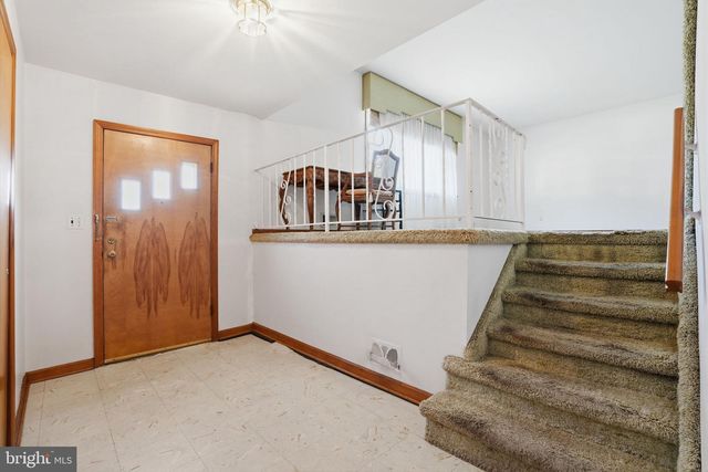 11 REO CT, Colonia, NJ 07067