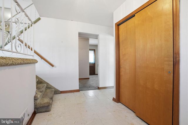 11 REO CT, Colonia, NJ 07067
