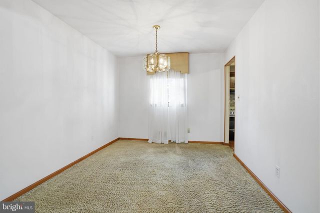 11 REO CT, Colonia, NJ 07067