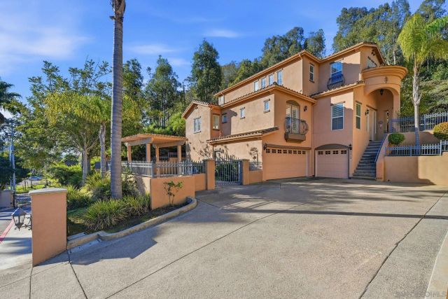 8010 Gilman, La Jolla, CA 92037