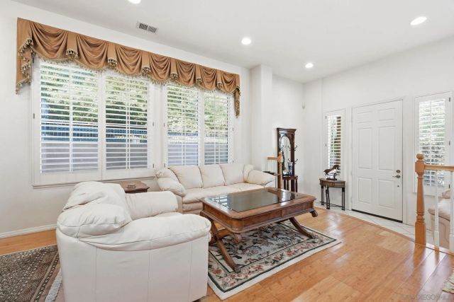 8010 Gilman, La Jolla, CA 92037