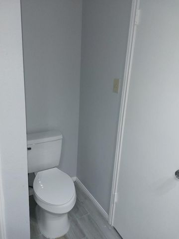 1846 Hollister Street 6, Houston, TX 77080