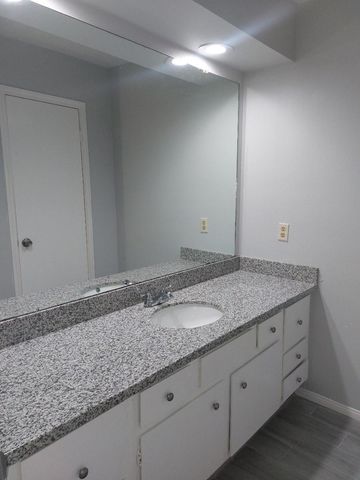 1846 Hollister Street 6, Houston, TX 77080