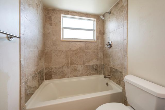 2555 NE 11th Street 302, Fort Lauderdale, FL 33304