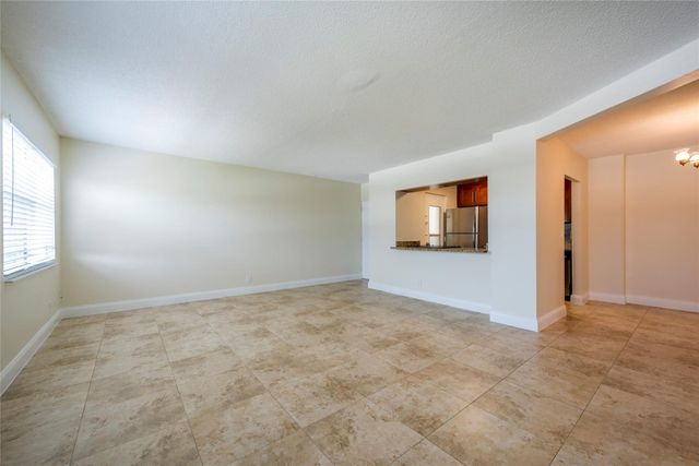 2555 NE 11th Street 302, Fort Lauderdale, FL 33304