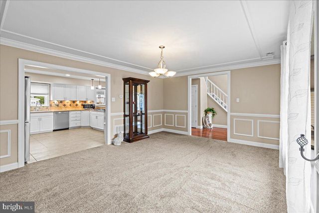 70 TWIN PONDS DR, Sewell, NJ 08080