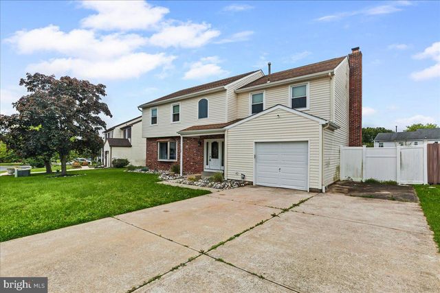 70 TWIN PONDS DR, Sewell, NJ 08080