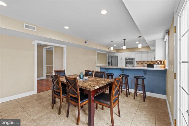 70 TWIN PONDS DR, Sewell, NJ 08080