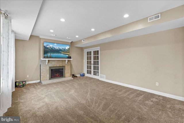 70 TWIN PONDS DR, Sewell, NJ 08080