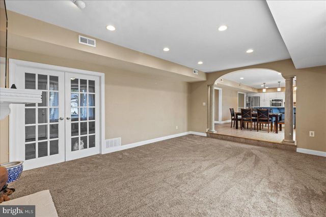 70 TWIN PONDS DR, Sewell, NJ 08080