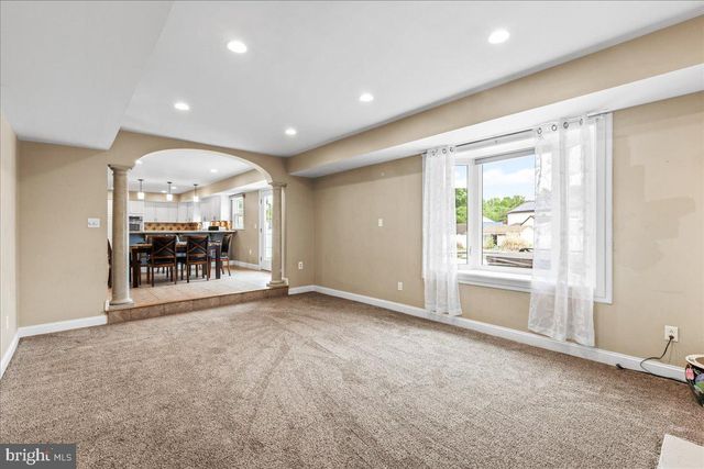70 TWIN PONDS DR, Sewell, NJ 08080