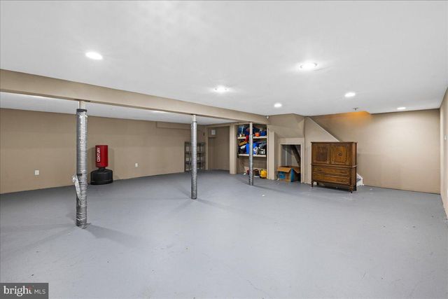 70 TWIN PONDS DR, Sewell, NJ 08080