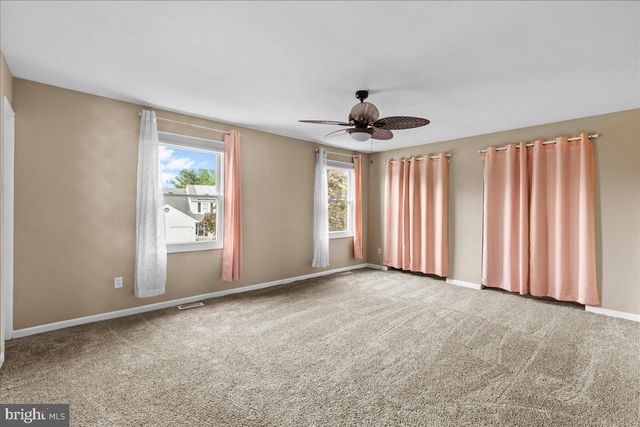 70 TWIN PONDS DR, Sewell, NJ 08080