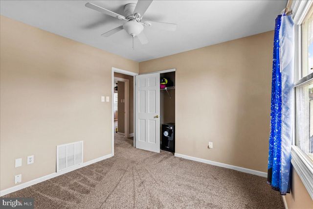 70 TWIN PONDS DR, Sewell, NJ 08080