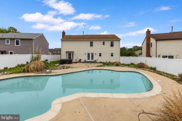 70 TWIN PONDS DR, Sewell, NJ 08080