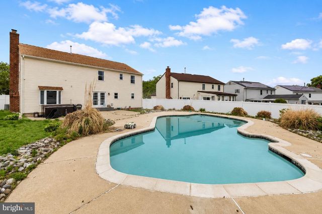 70 TWIN PONDS DR, Sewell, NJ 08080