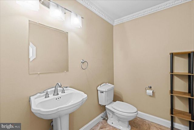 70 TWIN PONDS DR, Sewell, NJ 08080