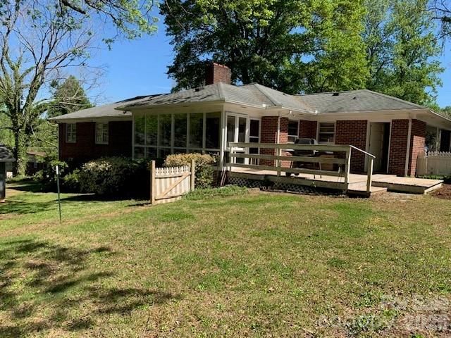 811 Hilton Street NE, Lenoir, NC 28645