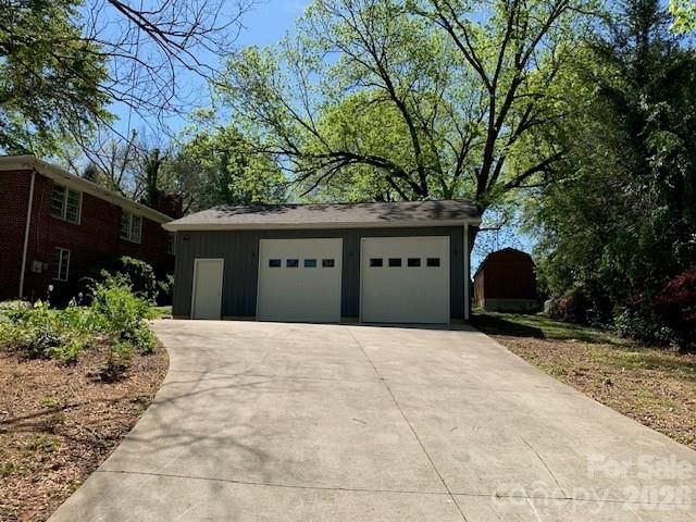 811 Hilton Street NE, Lenoir, NC 28645