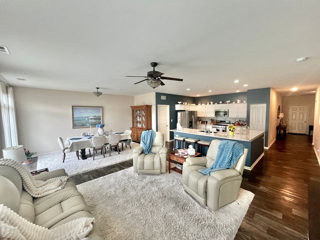 1074 Chestnut Drive, Pingree Grove, IL 60140
