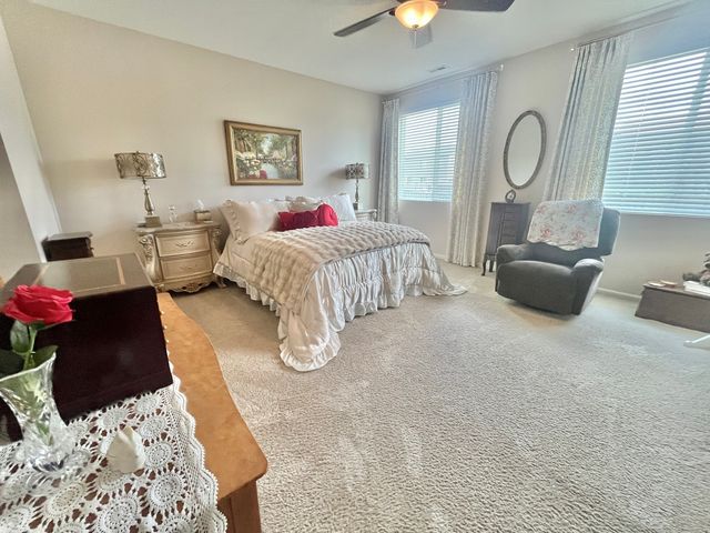 1074 Chestnut Drive, Pingree Grove, IL 60140